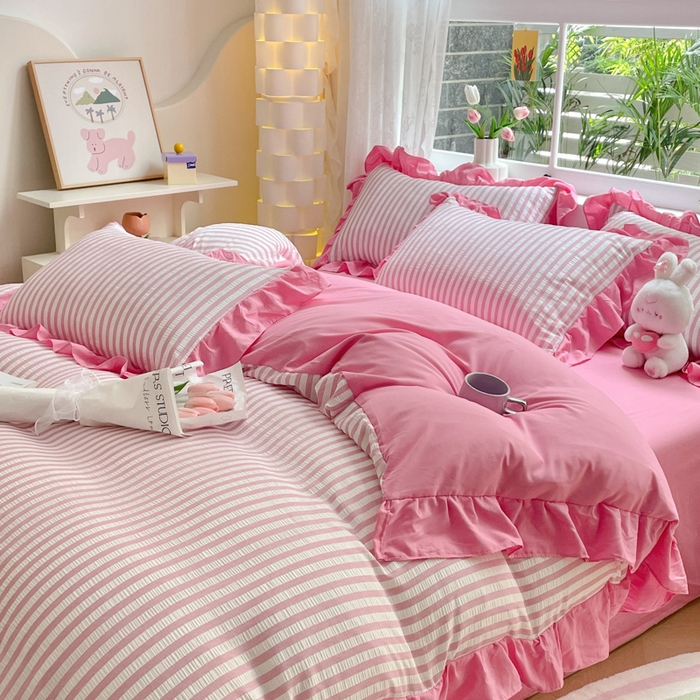 91家纺网 家纺一手货源 找家纺 苏木年华 2024新款水洗棉竖条纹泡泡纱小清新花边四件套 泡泡纱- 蜜桃粉