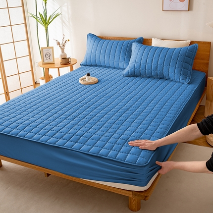 91家纺网 家纺一手货源 找家纺 花言狐语 2025新款A类原棉防水防污床笠--艾薇格系列 艾薇格床笠-宾利蓝