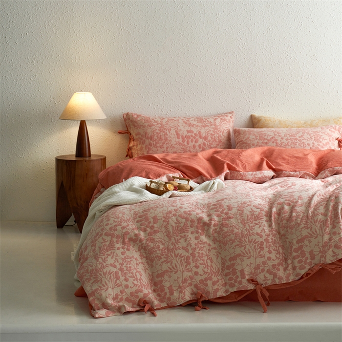 91家纺网 家纺一手货源 找家纺 安莱生活 2024新款高端双层纱栀子花色织大提花蝴蝶结工艺款四件套 栀子花-橘红