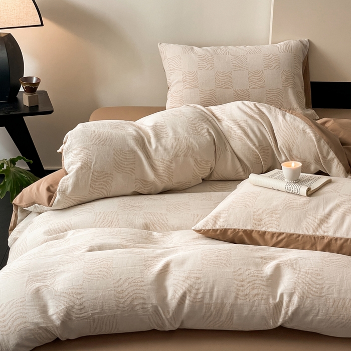 91家纺网 家纺一手货源 找家纺 苏木年华 2024新款A类全棉三层纱提花四件套--方格系列 方格咖