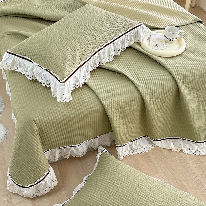 91家纺网 家纺一手货源 找家纺 上喜 热卖双层纱花边款床盖三件套 香果绿