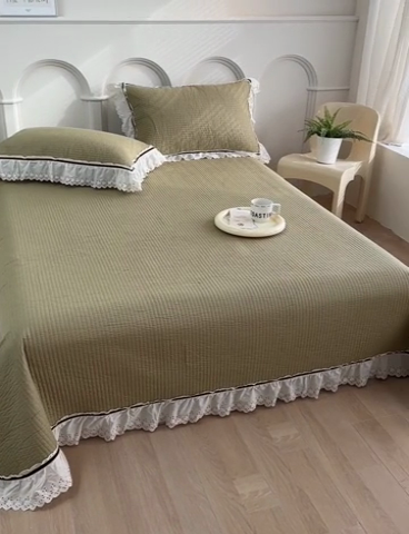 91家纺网 家纺一手货源 找家纺 上喜 热卖双层纱花边款床盖三件套 香果绿