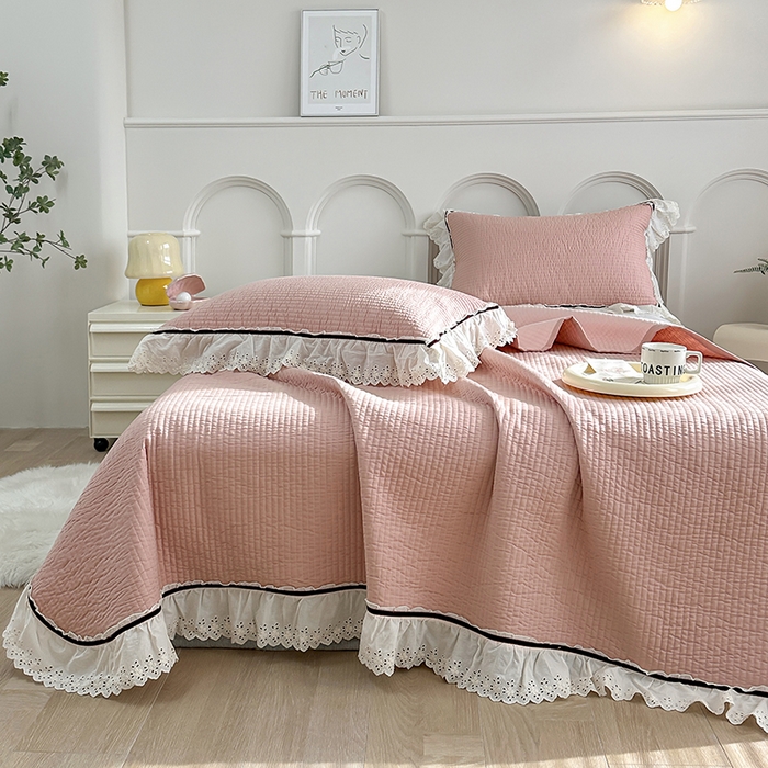 91家纺网 家纺一手货源 找家纺 上喜 热卖双层纱花边款床盖三件套 冰莓粉