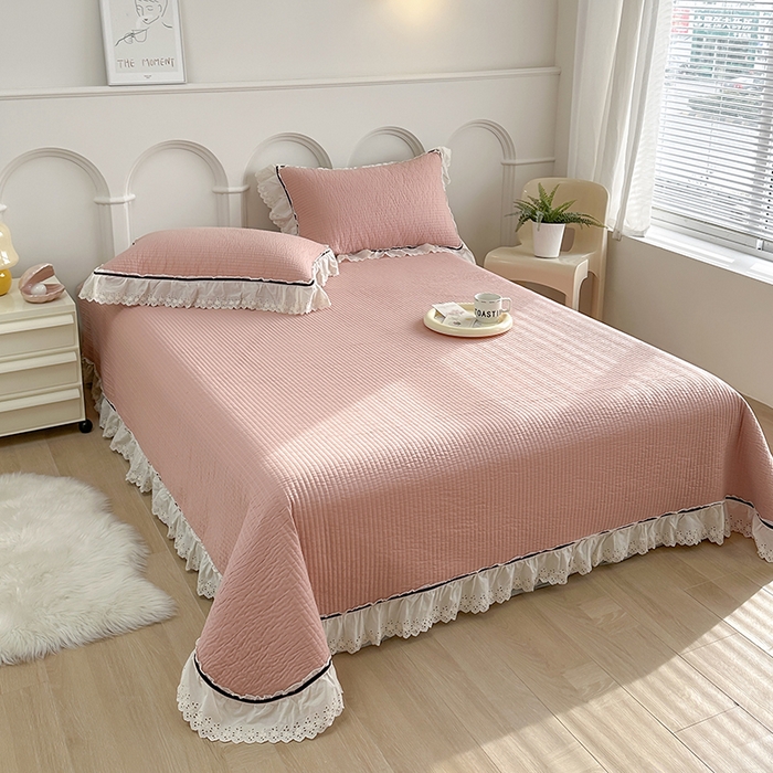 91家纺网 家纺一手货源 找家纺 上喜 热卖双层纱花边款床盖三件套 冰莓粉