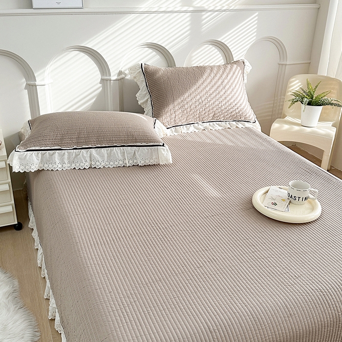 91家纺网 家纺一手货源 找家纺 上喜 热卖双层纱花边款床盖三件套 太空灰