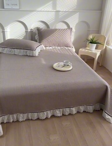 91家纺网 家纺一手货源 找家纺 上喜 热卖双层纱花边款床盖三件套 太空灰