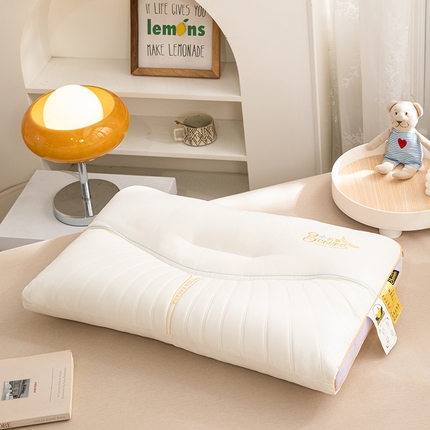 91家纺网 家纺一手货源 找家纺 （总）织布人 2024新款枕芯小奶蕉定型乳胶枕牵引颈椎枕头护颈椎助睡眠枕头枕芯