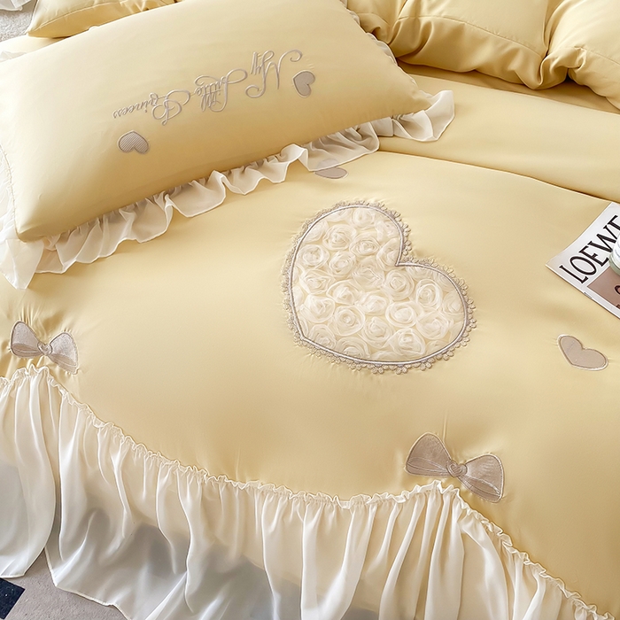 91家纺网 家纺一手货源 找家纺 富盛家纺 2024新款水洗亲肤棉立体刺绣四件套公主风四件套-爱心 爱心—黄