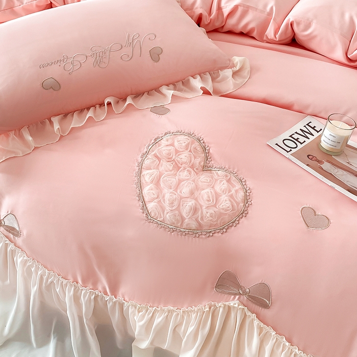 91家纺网 家纺一手货源 找家纺 富盛家纺 2024新款水洗亲肤棉立体刺绣四件套公主风四件套-爱心 爱心—粉