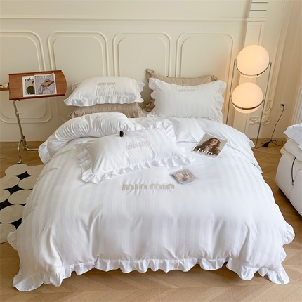 91家纺网 家纺一手货源 找家纺 （总）吾欢心 2025新款miumiu系列贡缎提花棉花边刺绣四件套