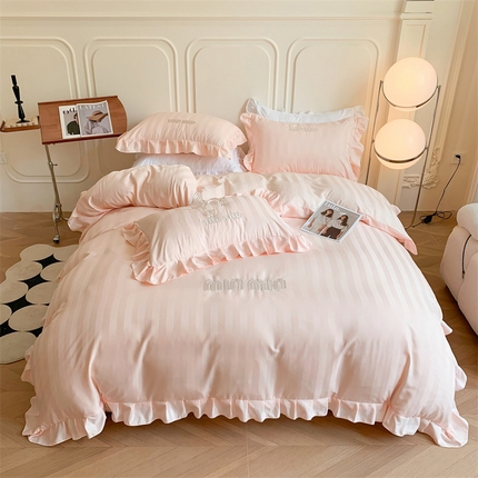 91家纺网 家纺一手货源 找家纺 （总）吾欢心 2025新款miumiu系列贡缎提花棉花边刺绣四件套