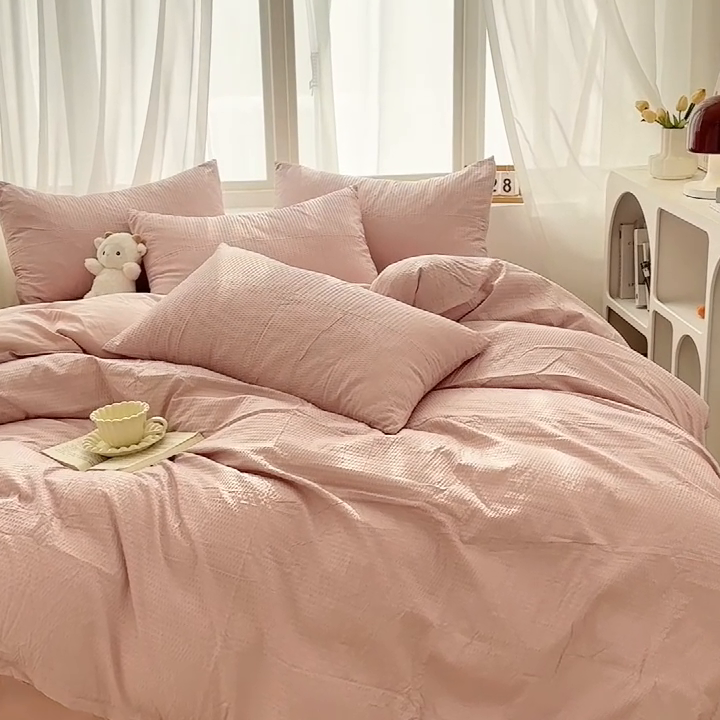 91家纺网 家纺一手货源 找家纺 啊雅家居 2025新款轻奢韩式无边款华夫格四件套 无边款-梦幻粉