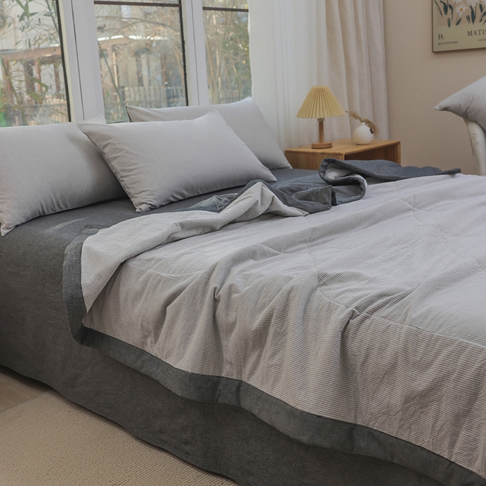 91家纺网 家纺一手货源 找家纺 柠萌 新款全棉色织水洗棉棉花夏被四件套里外全棉夏凉被 灰密条