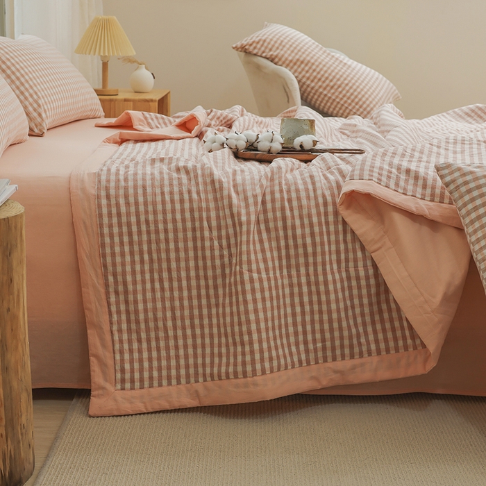 91家纺网 家纺一手货源 找家纺 柠萌 新款全棉色织水洗棉棉花夏被四件套里外全棉夏凉被 蜜粉小格