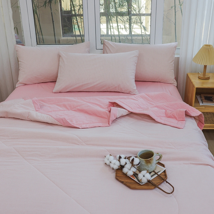 91家纺网 家纺一手货源 找家纺 柠萌 新款全棉色织水洗棉棉花夏被四件套里外全棉夏凉被 粉密条