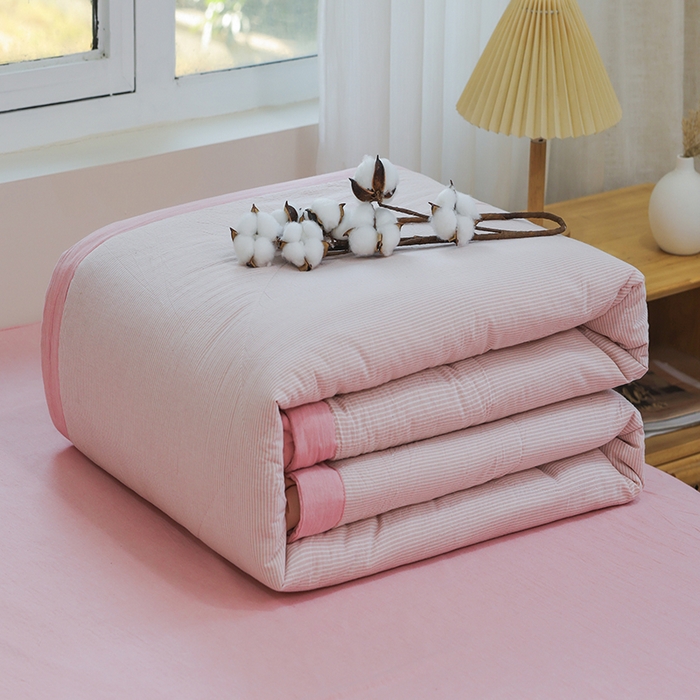 91家纺网 家纺一手货源 找家纺 柠萌 新款全棉色织水洗棉棉花夏被四件套里外全棉夏凉被 粉密条