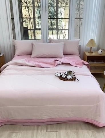 91家纺网 家纺一手货源 找家纺 柠萌 新款全棉色织水洗棉棉花夏被四件套里外全棉夏凉被 粉密条