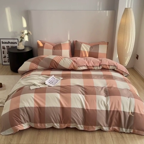 91家纺网 家纺一手货源 找家纺 家贝爱 2024新款简约轻奢水洗棉四件套 粉玉大格