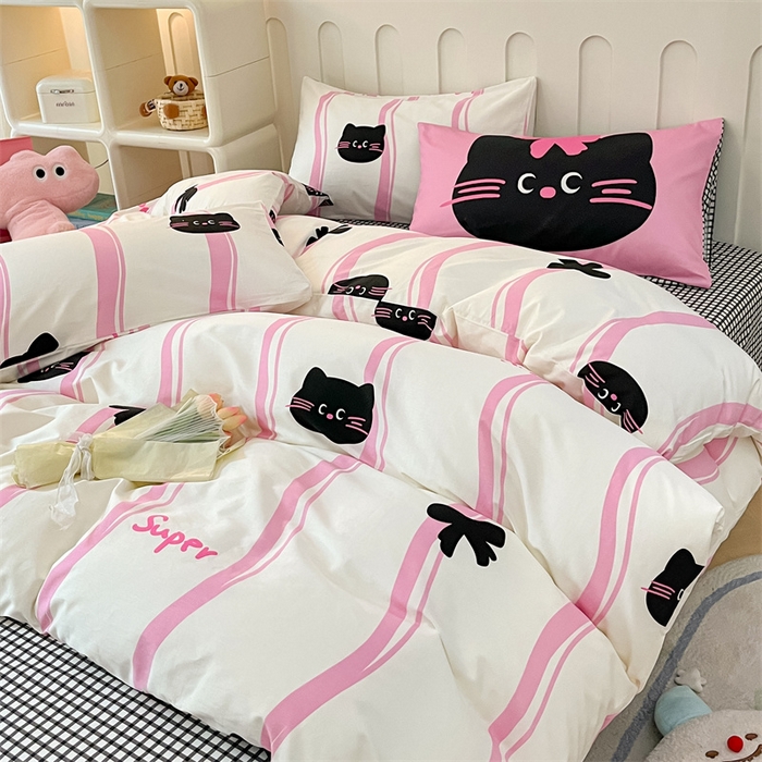 91家纺网 家纺一手货源 找家纺 呗旺鹿  2024新款舒适亲肤全棉40支大平网定位枕萌趣印花卡通四件套 小黑猫