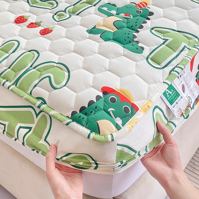 91家纺网 家纺一手货源 找家纺 九亭家纺 2024新款A类抗菌全棉夹棉防水床笠 防水款-鳄鱼日记