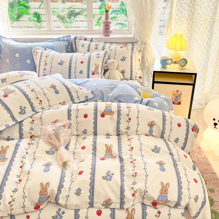 91家纺网 家纺一手货源 找家纺 铭成家纺 2024新款新疆棉喷气印花小清新系列四件套 草莓花期