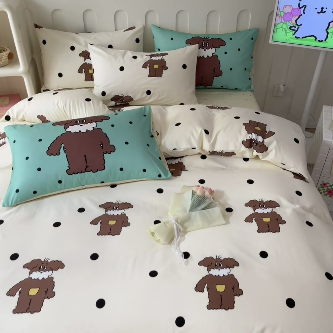 91家纺网 家纺一手货源 找家纺 呗旺鹿  2024新款舒适亲肤全棉40支大平网定位枕萌趣印花卡通四件套 尤克里