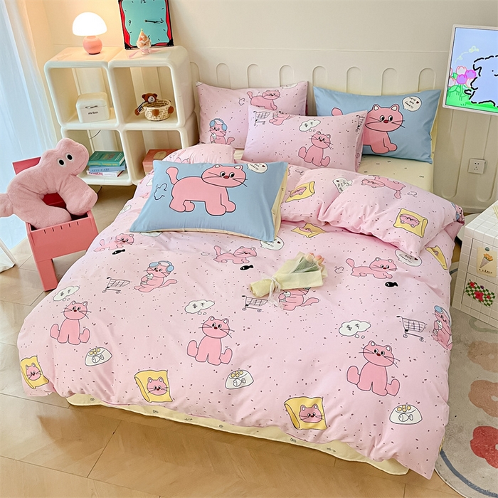 91家纺网 家纺一手货源 找家纺 呗旺鹿  2024新款舒适亲肤全棉40支大平网定位枕萌趣印花卡通四件套 捉鱼猫