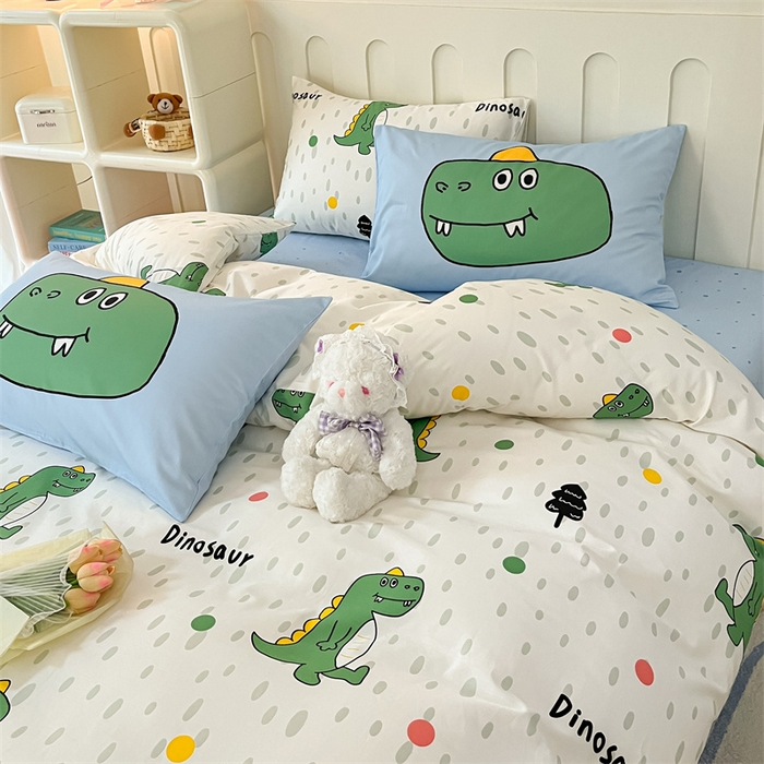 91家纺网 家纺一手货源 找家纺 呗旺鹿  2024新款舒适亲肤全棉40支大平网定位枕萌趣印花卡通四件套 恐龙点点