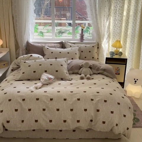 91家纺网 家纺一手货源 找家纺 铭成家纺 2024新款新疆棉喷气印花小清新系列四件套 温暖熊