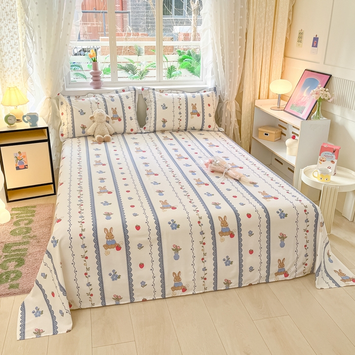 91家纺网 家纺一手货源 找家纺 铭成家纺 2024新款新疆棉喷气印花小清新系列单床单 草莓花期