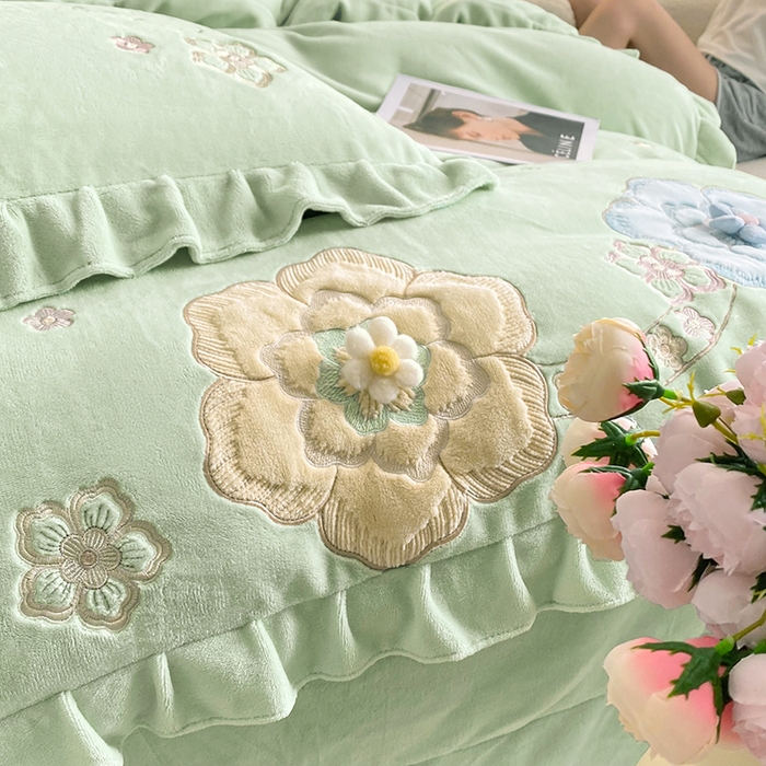 91家纺网 家纺一手货源 找家纺 可以家居 2024新款高克重全消光绣花四件套-潘多拉 新芽绿