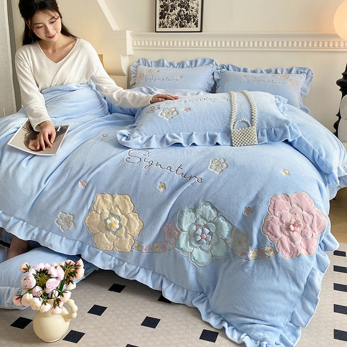 91家纺网 家纺一手货源 找家纺 可以家居 2024新款高克重全消光绣花四件套-潘多拉 梵星蓝