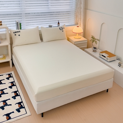 梦嘉居 2024新款直播热款A类ins风多巴胺色超柔亲肤磨毛纯色水洗棉毛巾绣套件-单床笠 幸运熊猫-奶油白