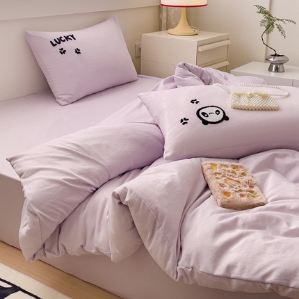 梦嘉居 2024新款直播热款A类ins风多巴胺色超柔亲肤磨毛纯色水洗棉毛巾绣套件-四件套 幸运熊猫-水仙紫