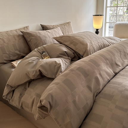 91家纺网 家纺一手货源 找家纺 宜代光年 2024新款60s全棉三层纱四件套 格调-咖