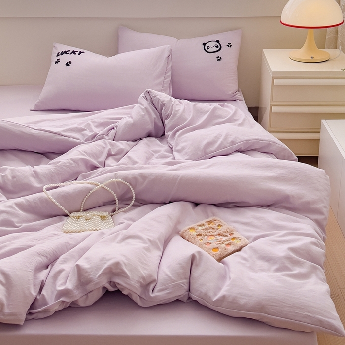 91家纺网 家纺一手货源 找家纺 梦嘉居 2024新款直播热款A类ins风多巴胺色超柔亲肤磨毛纯色水洗棉毛巾绣套件-单床笠 幸运熊猫-水仙紫