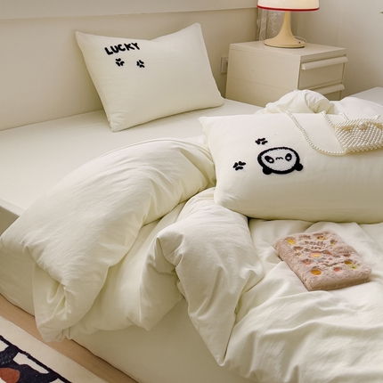 梦嘉居 2024新款直播热款A类ins风多巴胺色超柔亲肤磨毛纯色水洗棉毛巾绣套件-四件套 幸运熊猫-奶油白
