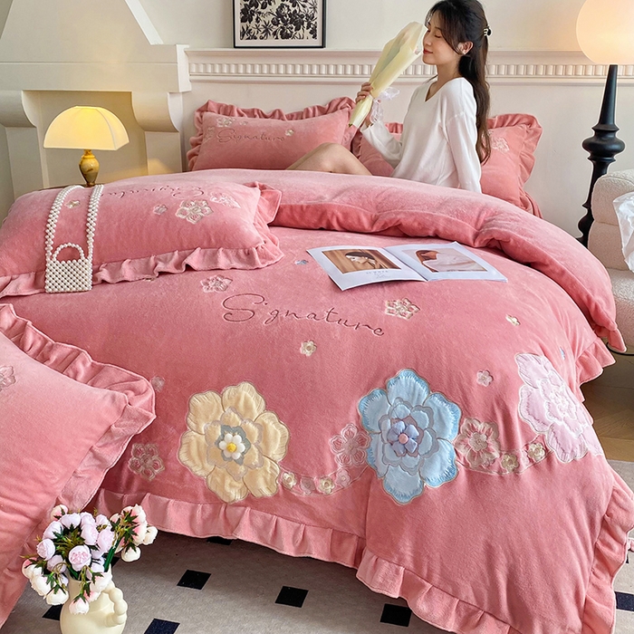 91家纺网 家纺一手货源 找家纺 可以家居 2024新款高克重全消光绣花四件套-潘多拉 豆沙粉