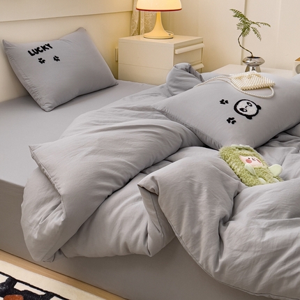 梦嘉居 2024新款直播热款A类ins风多巴胺色超柔亲肤磨毛纯色水洗棉毛巾绣套件-四件套 幸运熊猫-太空灰