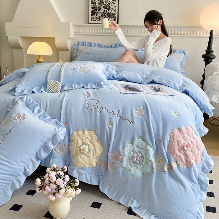 91家纺网 家纺一手货源 找家纺 可以家居 2024新款高克重全消光绣花四件套-潘多拉 梵星蓝