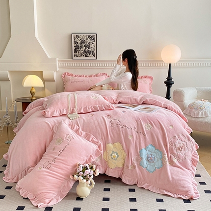 （总）可以家居 2024新款高克重全消光绣花四件套-潘多拉