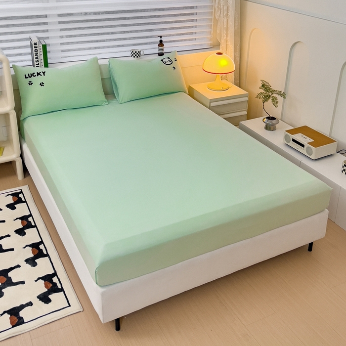 91家纺网 家纺一手货源 找家纺 梦嘉居 2024新款直播热款A类ins风多巴胺色超柔亲肤磨毛纯色水洗棉毛巾绣套件-单床笠 幸运熊猫-清新绿