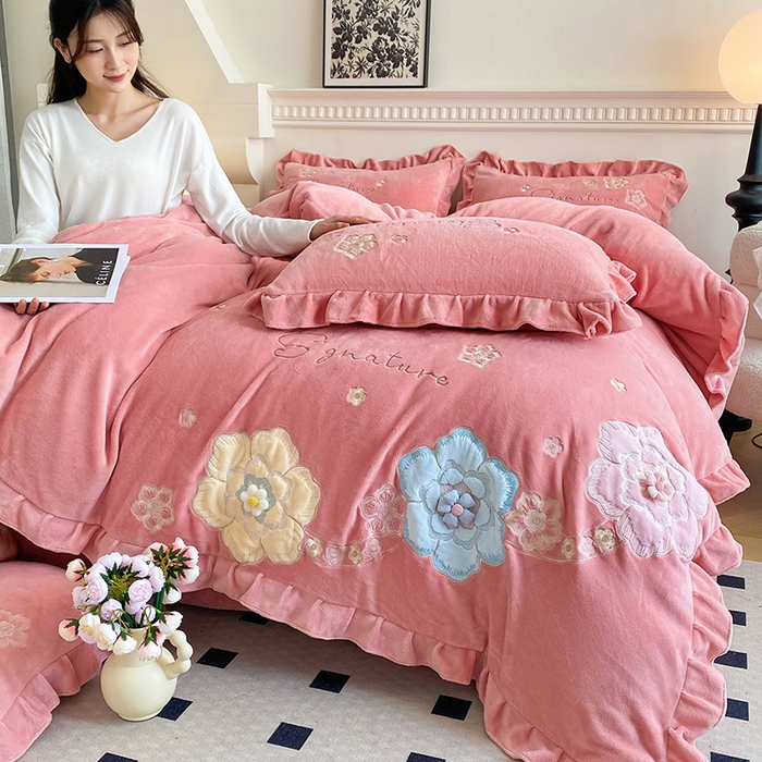 91家纺网 家纺一手货源 找家纺 可以家居 2024新款高克重全消光绣花四件套-潘多拉 豆沙粉