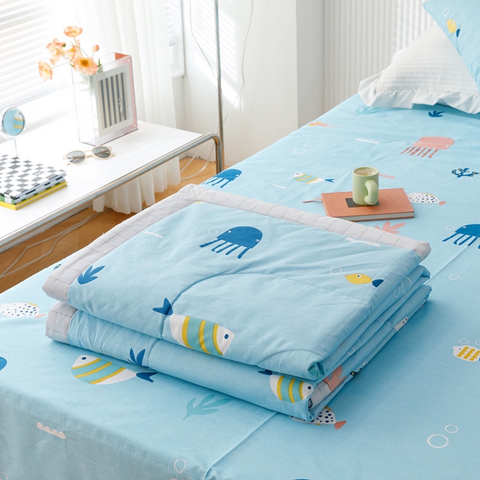 91家纺网 家纺一手货源 找家纺 莱宁被业 2024新款全棉宽幅喷气印花夏被 海洋奇缘