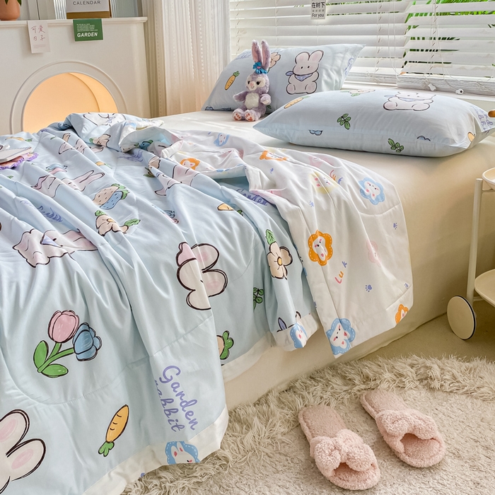 91家纺网 家纺一手货源 找家纺 莱宁被业 2024新款喷气全棉正反纯棉印花夏凉被全棉夏被四件套 a萝卜兔蓝