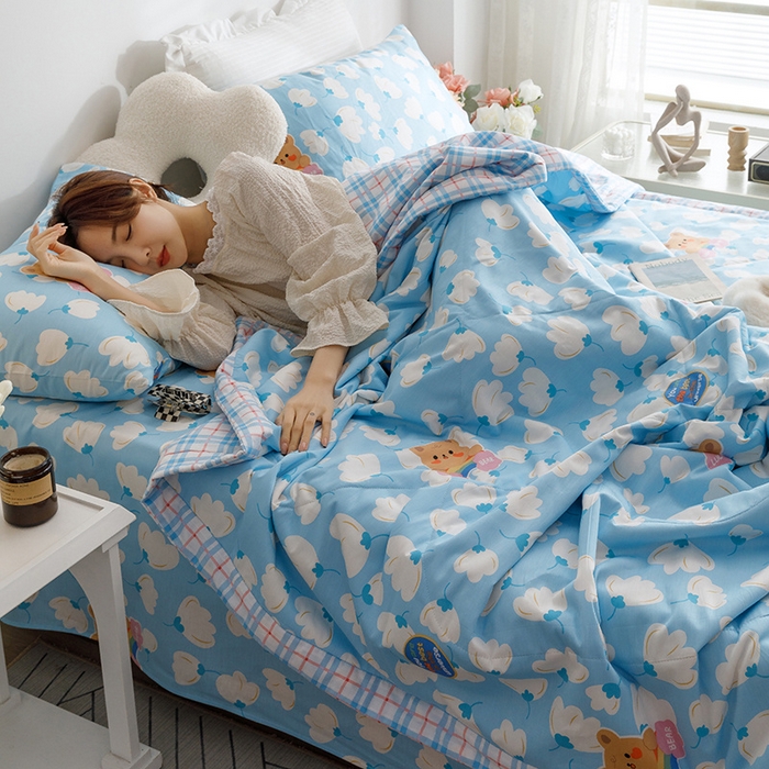 91家纺网 家纺一手货源 找家纺 莱宁被业 2024新款全棉宽幅喷气印花夏被 彩虹云朵