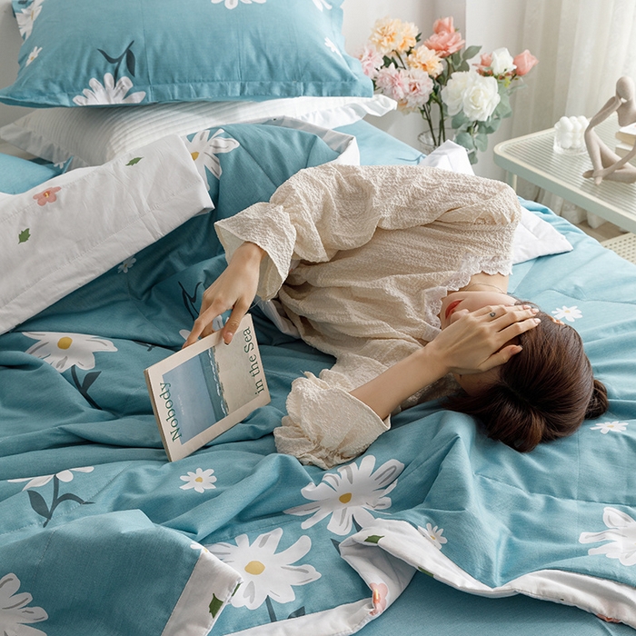 91家纺网 家纺一手货源 找家纺 莱宁被业 2024新款全棉宽幅喷气印花夏被 雏菊