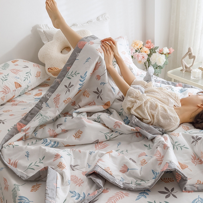 91家纺网 家纺一手货源 找家纺 莱宁被业 2024新款全棉宽幅喷气印花夏被 朵拉花园