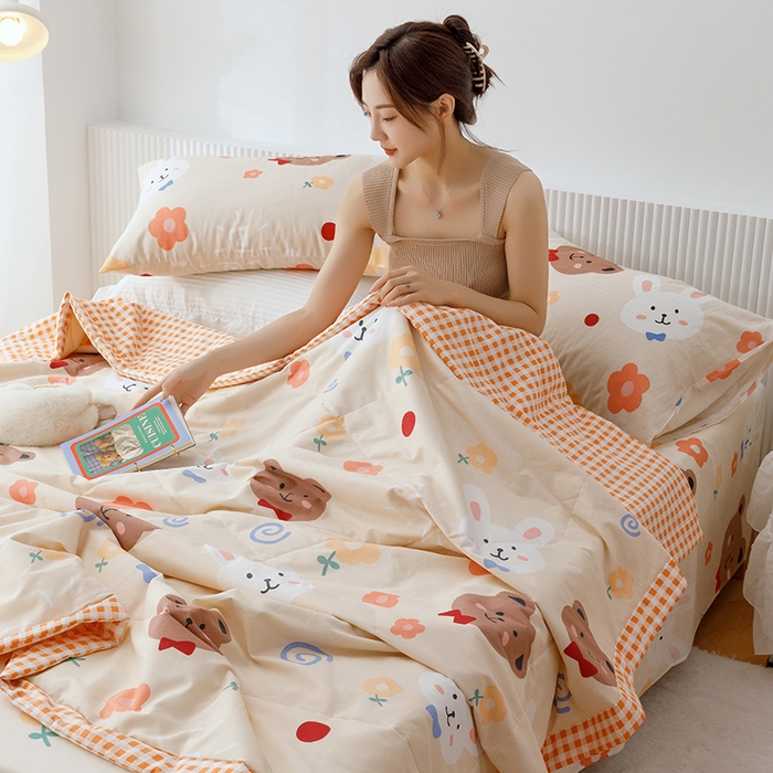 91家纺网 家纺一手货源 找家纺 莱宁被业 2024新款全棉宽幅喷气印花夏被 贩卖蜜糖