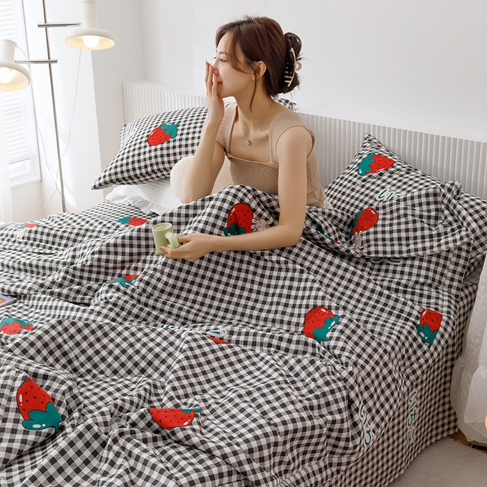 91家纺网 家纺一手货源 找家纺 莱宁被业 2024新款全棉宽幅喷气印花夏被 草莓兔